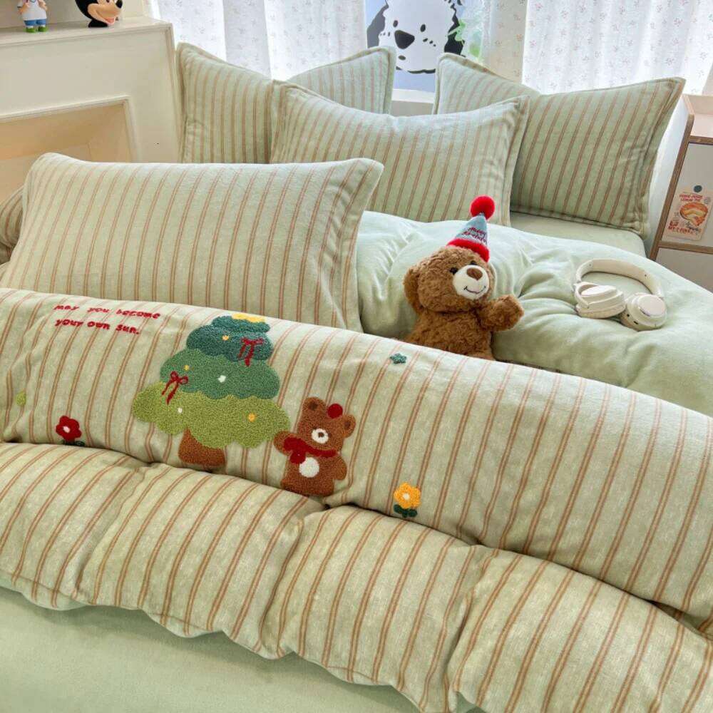 Cartoon Towel Embroidery Bedding Winter Warm Soft Thickened Milk Velvet Four-Piece Set Home Quilt Cover Bed Sheet Pillowcase XJ260206