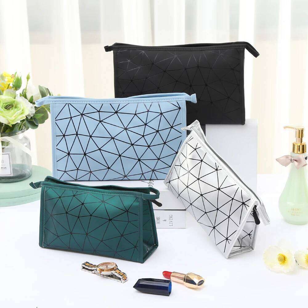 Fashionable portable waterproof PU makeup Ladies' diamond grid hand-held wash Large capacity travel supplies storage bag Y260206