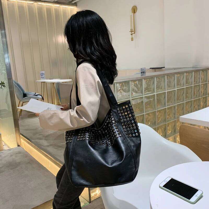 New Arrival Fashion Women's Korean Version Of The Artificial Leather Rivet Chain Foldable Shoulder Messenger Bag Large Y260205
