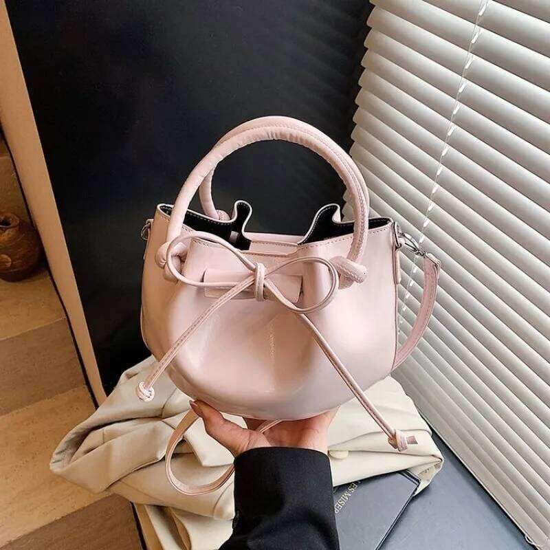 Adorable Quilted Clutch Bag for Women Chain Buckle Design 2025 New Model Maillard Color Portable Y260205