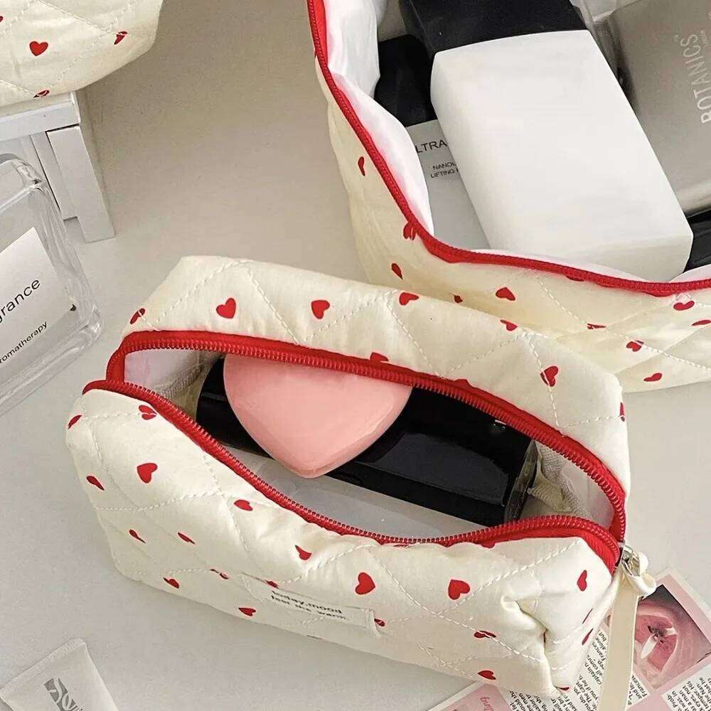 Portable Handbag Quilting Makeup Bag Heart Large Capacity Cosmetic Zipper Storage Pouch Travel Y260206