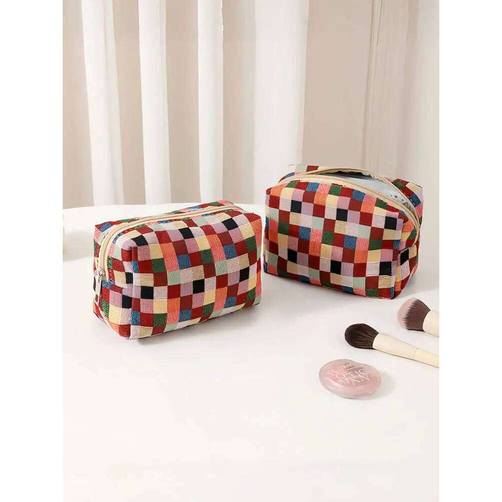 1PC Autumn and Winter new checkered travel makeup Bag Portable large-capacity clutch Y260206