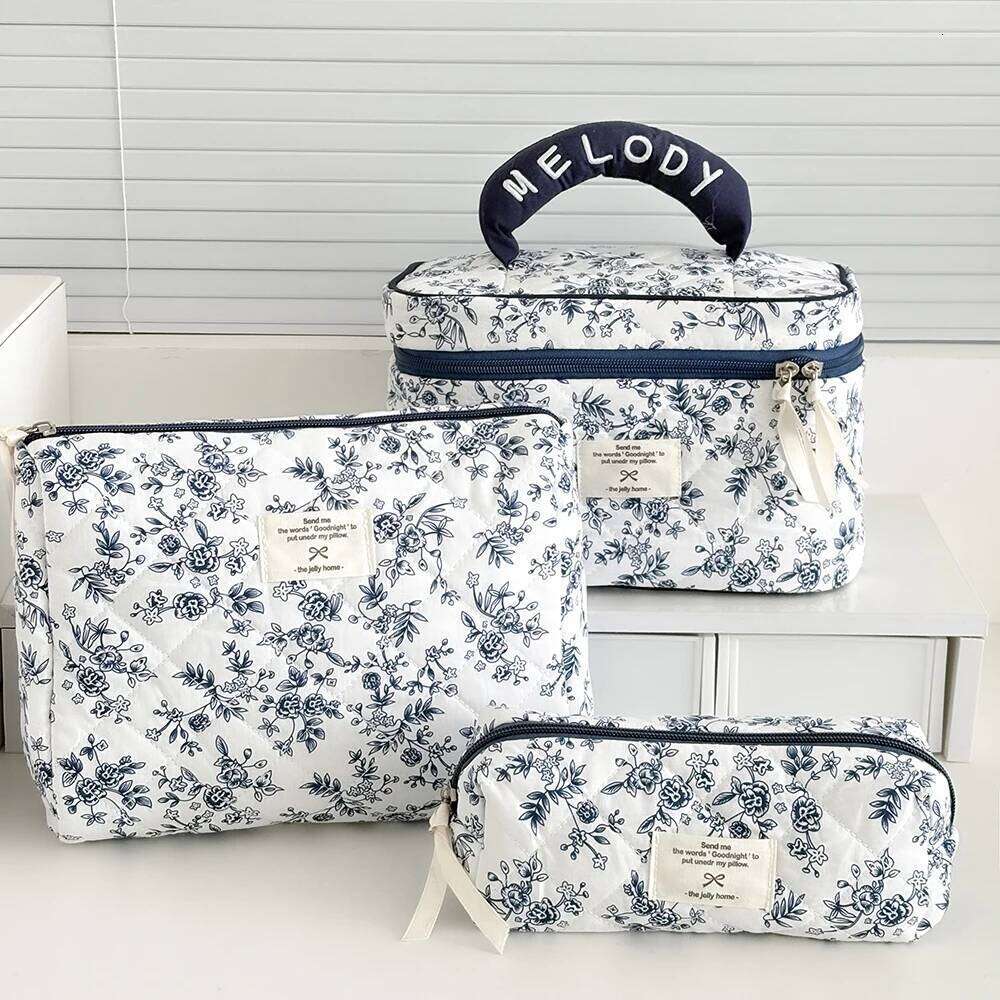 Wholesale Quilted Large Pouch Travel Cosmetic Organizer Toiletries Makeup Clutch Bag Women Bags Y260206