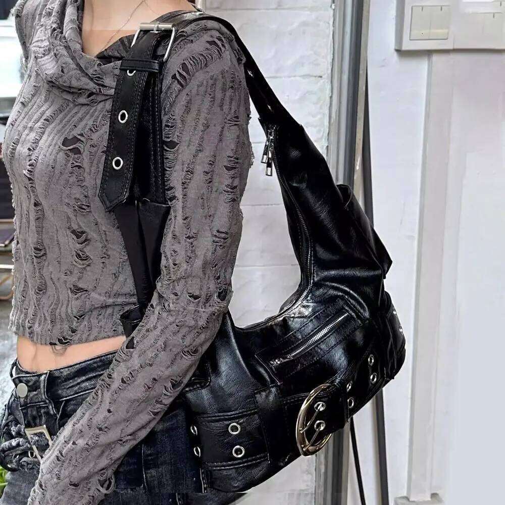 Portable Metal Stud Rivet Shoulder Punk Style Spicy Girl Sweet Cool Large Capacity Y2k Underarm Bag Lady Y260205