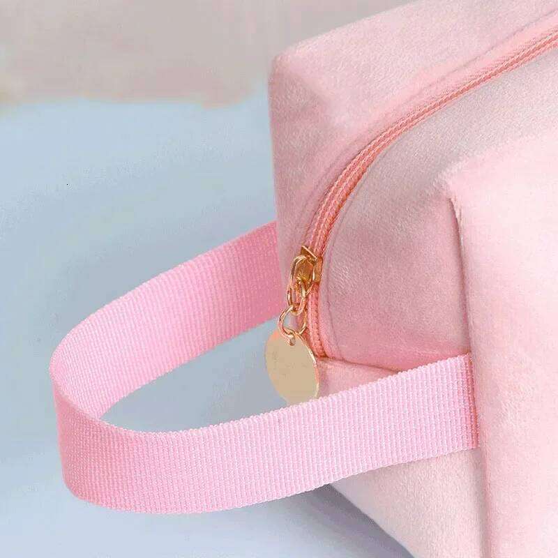 Fashion Women Cosmetic Travel Sanitary Napkin Makeup Toiletries Wash Organizer Storage Bag Velvet Neceser Make Up Pouch Y260206