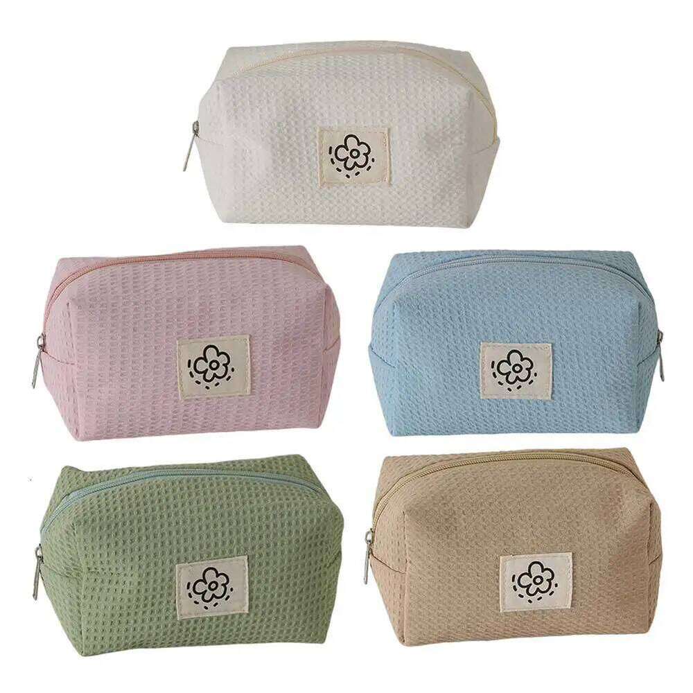 Women Make Up Organizer Waffle Plaid Cute Makeup Pouch Soft with Zipper for Brush Lipstick Eyeliner Eyebrow Pencil Y260206