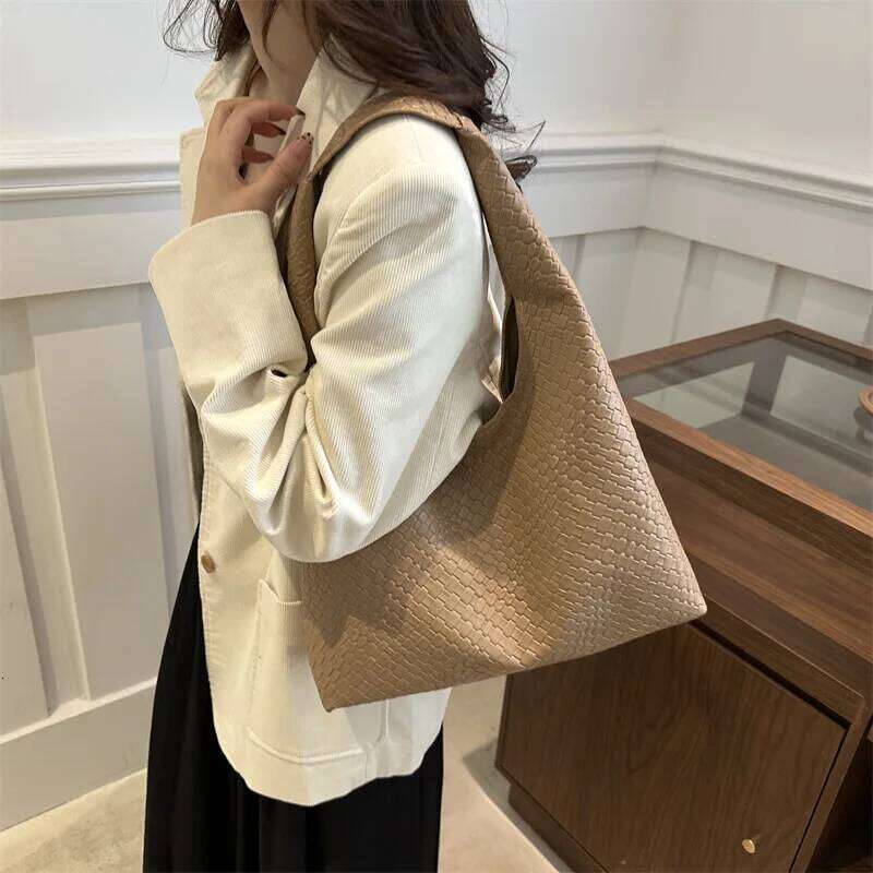 Women's Retro Artificial Leather Woven Pattern Shoulder Capacity Casual Armpit Large Tote Bag Daily Work Y260204