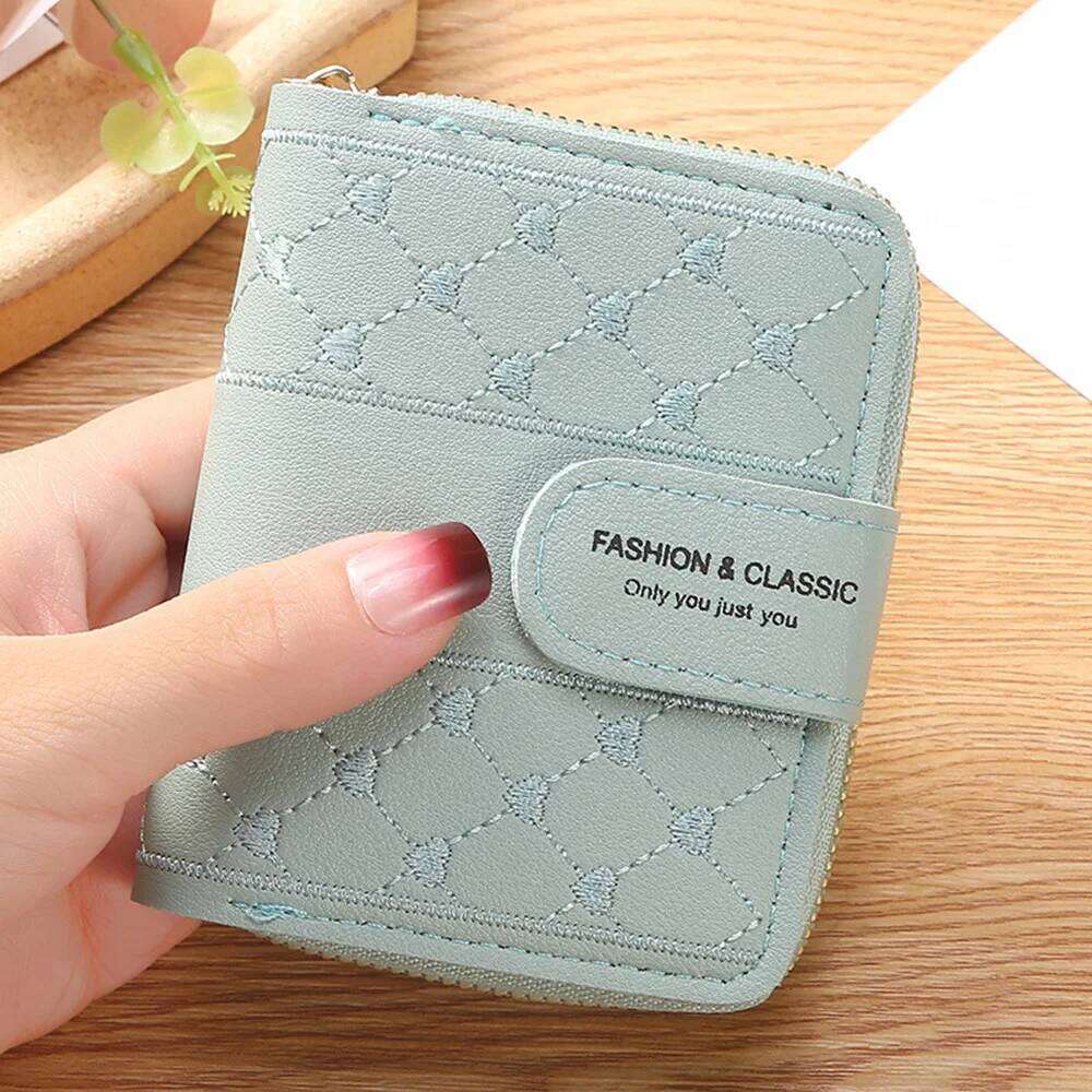1Pc Women Wallets Embroidered Love Heart Short Wallet Fashion Ladies Card Holders Clutch Bag ID Holder Zipper Snap Coin Purse Y260206