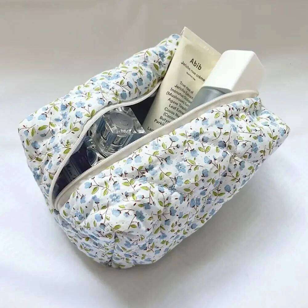 Fashion Floral Puffy Quilted Makeup Bag Travel Cosmetic Jewelry Storage Organizer Handbag Pouch Large Capacity Make Up Bags Y260206