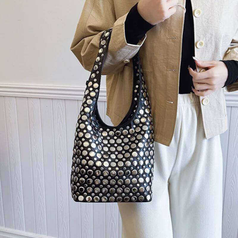Fashion Punk Metal Rivet Bucket Highend Pu Suede Underarm Shoulder Tote 2026 New Retro Trendy Motorcycle Women's Bag Y260205