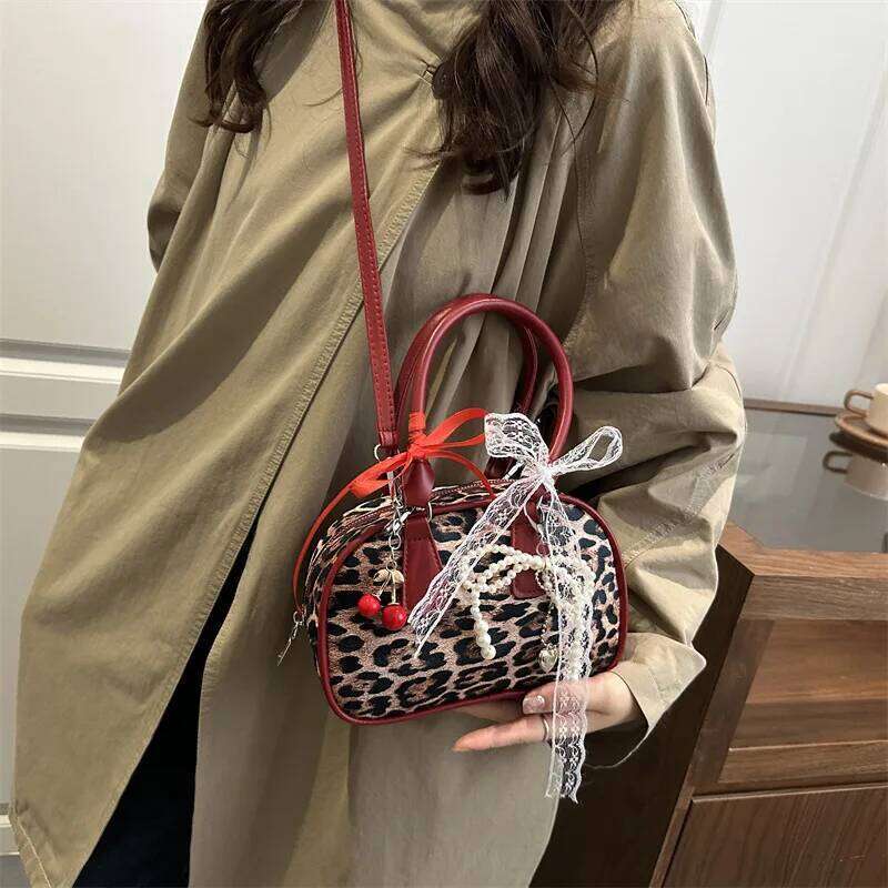 Vintage Leopard Pu Shoulder Bags for Women Portable Trendy Ladies Crossbody Bag Lace Pearl Pendant Female Bowling Handbags Y260205
