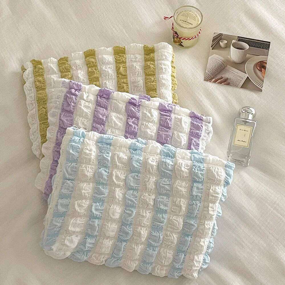 Ins Cute Candy Bubble Women Makeup Storage Bag Portable Cosmetic Tolietry Pouch Ladies Cloud Travel Organizer Zipper Bags Y260206