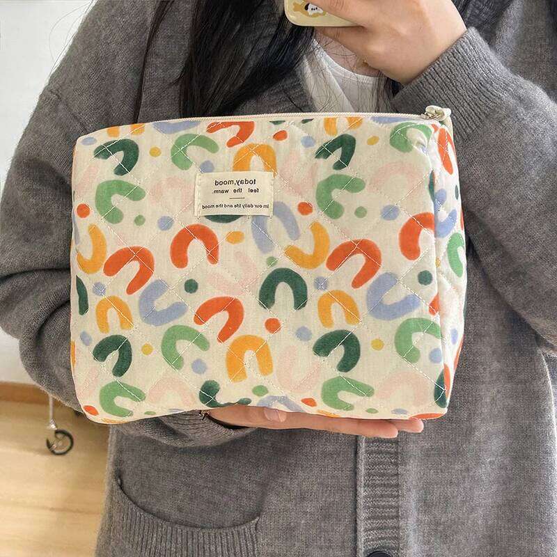1Pcs Fashion Women Cosmetic Bag Portable Lipstick Makeup Storage Quilting Handbag Vintage Flower Animal Ins Ladies Square Bags Y260206