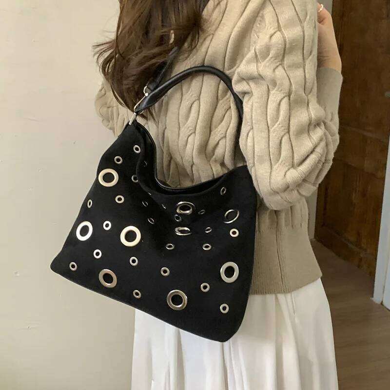 Retro Niche Metal Rivet Tote for Women New Versatile Biker Style Shoulder Crossbody Bag Y260205