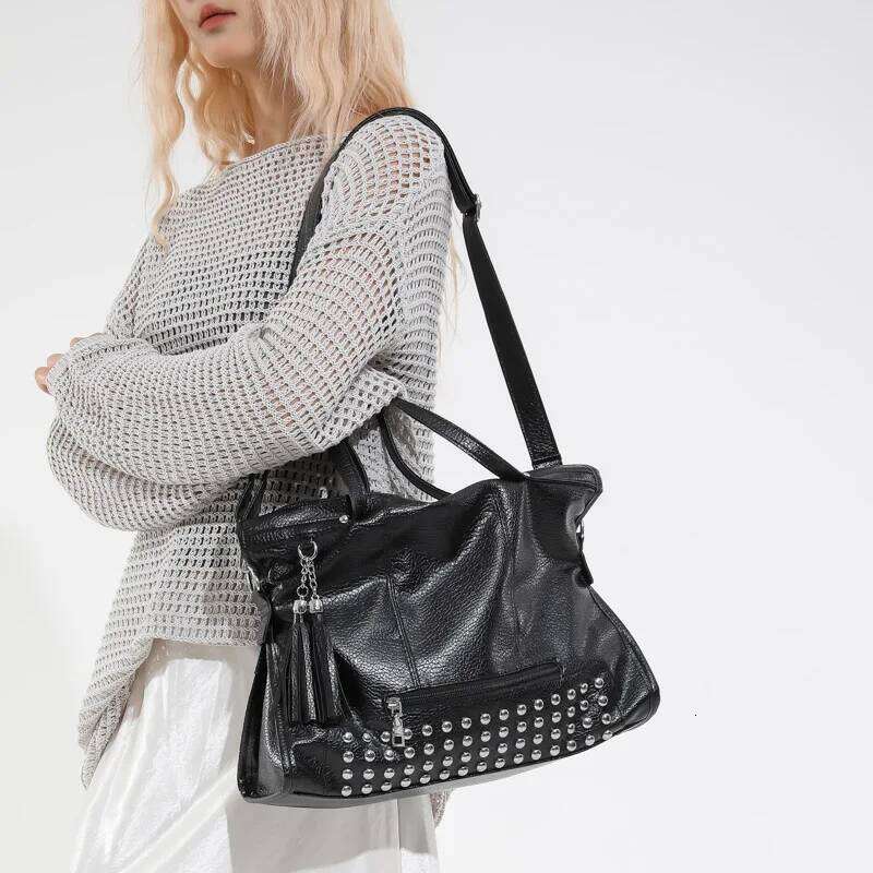 Large Capacity Women PU Leather Handbags Tote High Quality Ladies Rivet Shoulder Messenger Bags Casual Female Shopping Bag Y260204
