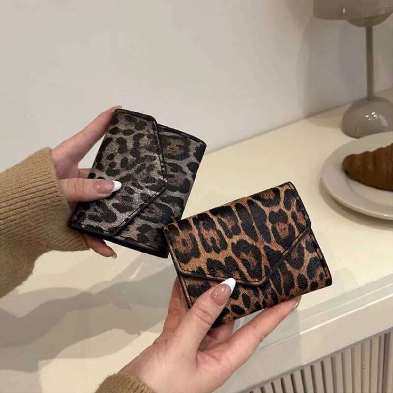 Portable Elegant Leopard Short Wallet PU Leather Card Holder Envelope Clutch Bag Handbag Korean Style Coin Purse Women Carteras Y260206