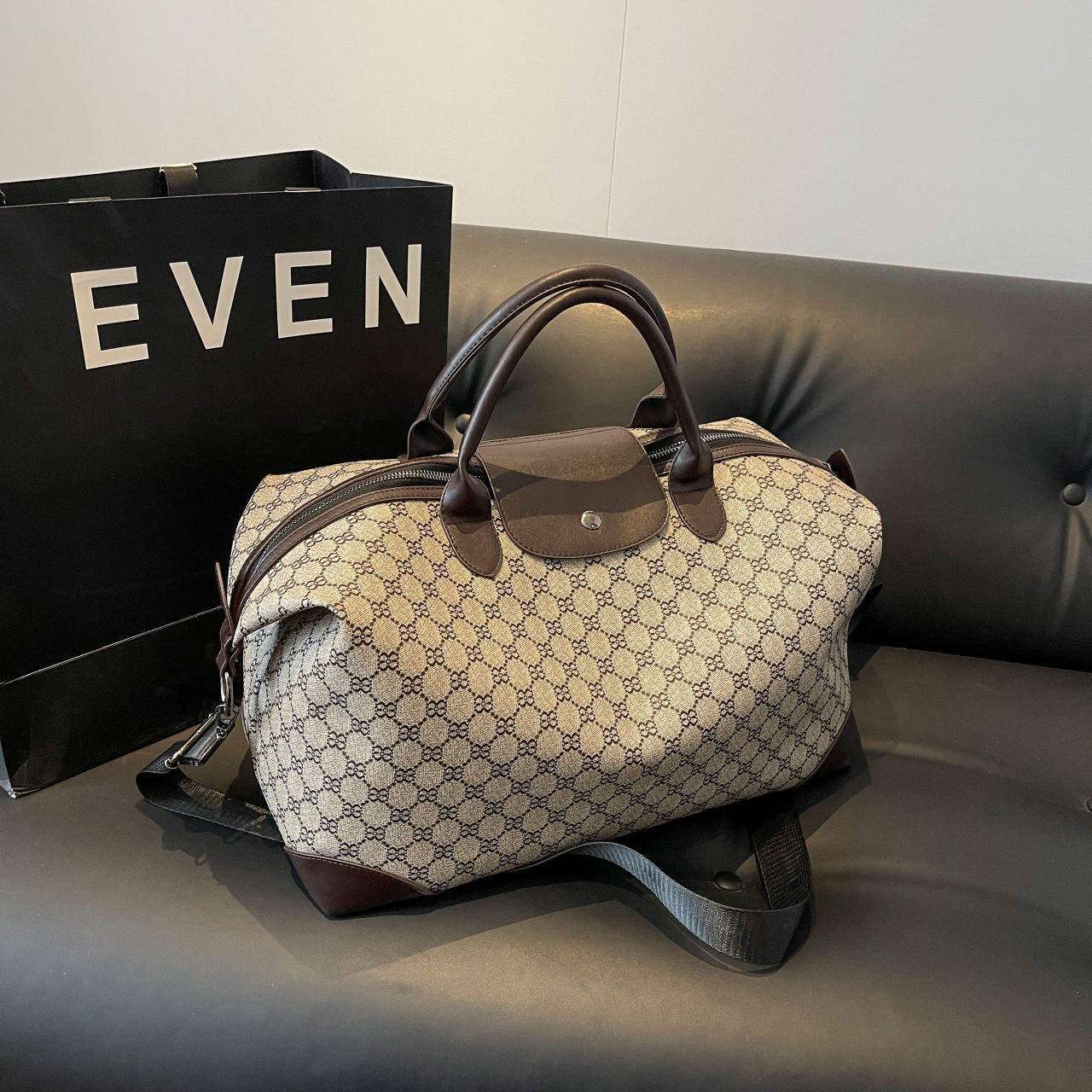 2026 Versatile Large Capacity Travel Bag, Monogram Vintage Tote for Commute & Gym, Convertible Handheld & Crossbody Sports Bag