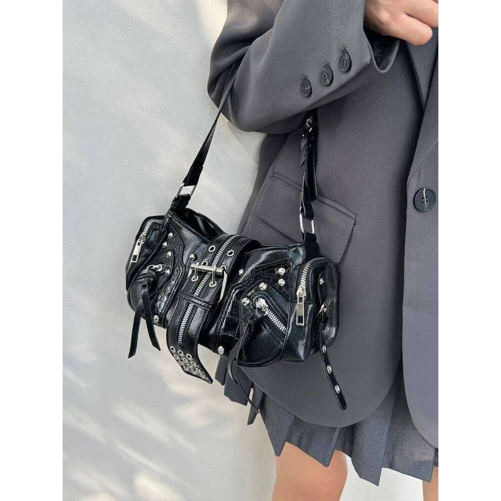 2025 Y2K Motorcycle Armpit Vintage Rivet Shoulder Bag for Women Niche Designer Crossbody Purse Hot Girl Aesthetic Handbag Y260205