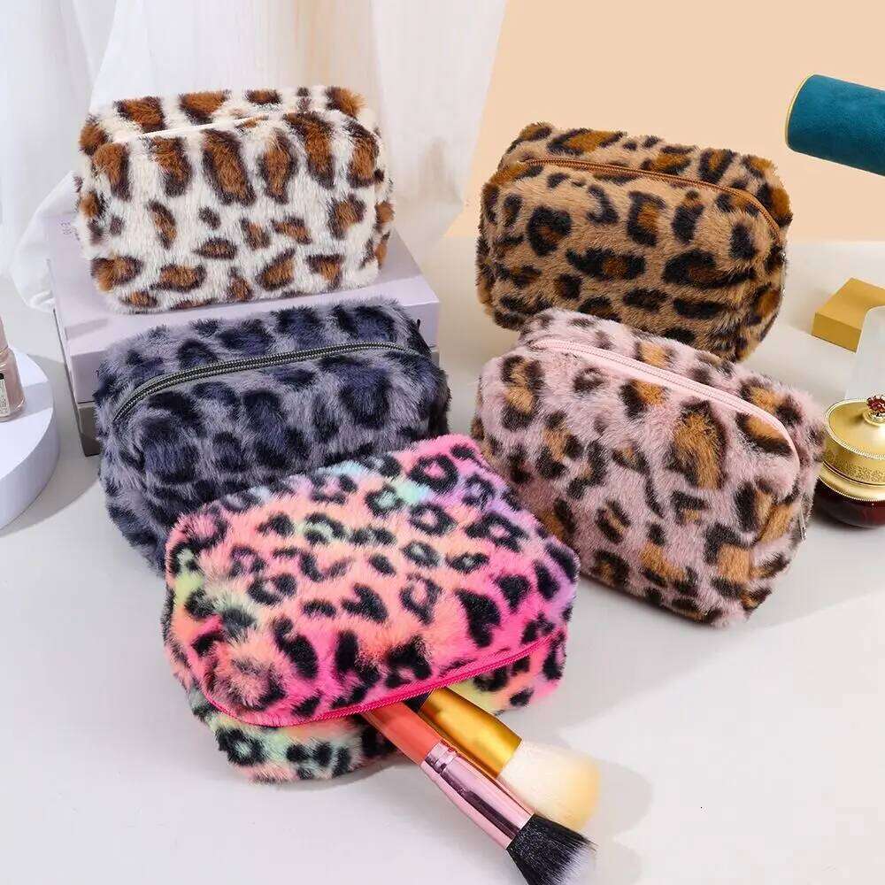 High-quality Plush Makeup Leopard Print Large Capacity Cosmetic Bag Zipper Portable Wash Pouch Y260206