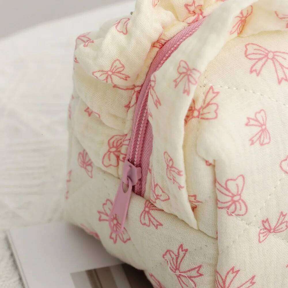 Cute Lace Bow Women's Makeup Travel Cosmetics Storage Pouch Large Capacity Square Zipper Quilting Bag Y260206