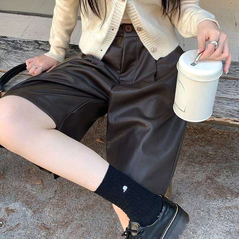 Autumn Winter Vintage Black PU Leather Women's Wide Leg Half Pants Pockets Button High Waist Casual Loose Shorts Female 2025 New XJ260206