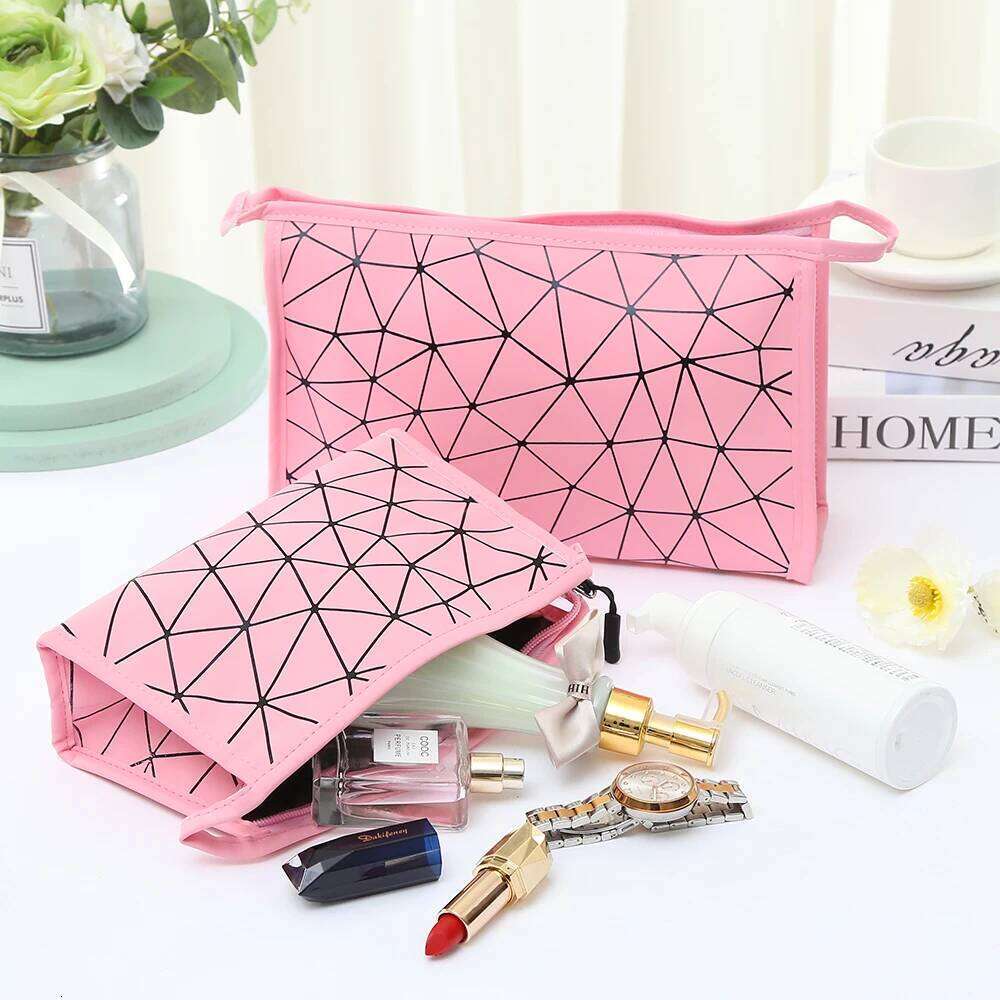 Fashionable portable waterproof PU makeup Ladies' diamond grid hand-held wash Large capacity travel supplies storage bag Y260206