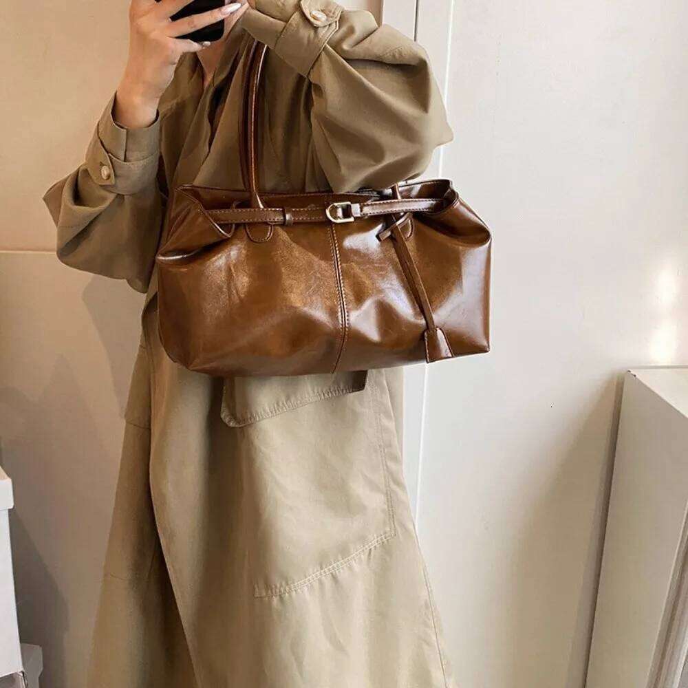 Fashion New Oil PU Leather Handbag Large Capacity Multifunctional Shoulder Casual Tote Underarm Bag for Women Y260205