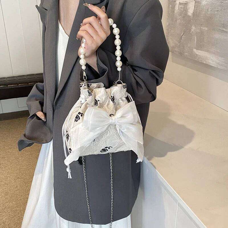 Summer New Elegant and Fresh Flower Niche Crossbody Sweet Bow Pearl Chain Women's Bucket Bag Y260205