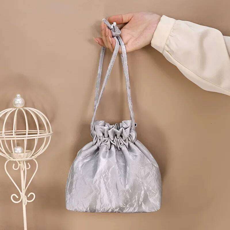 Lazy Cosmetics Organizer Portable Simple Bundle Mouth Makeup Large Capacity High Value Classic Toiletry Bag Travel Essential Y260206