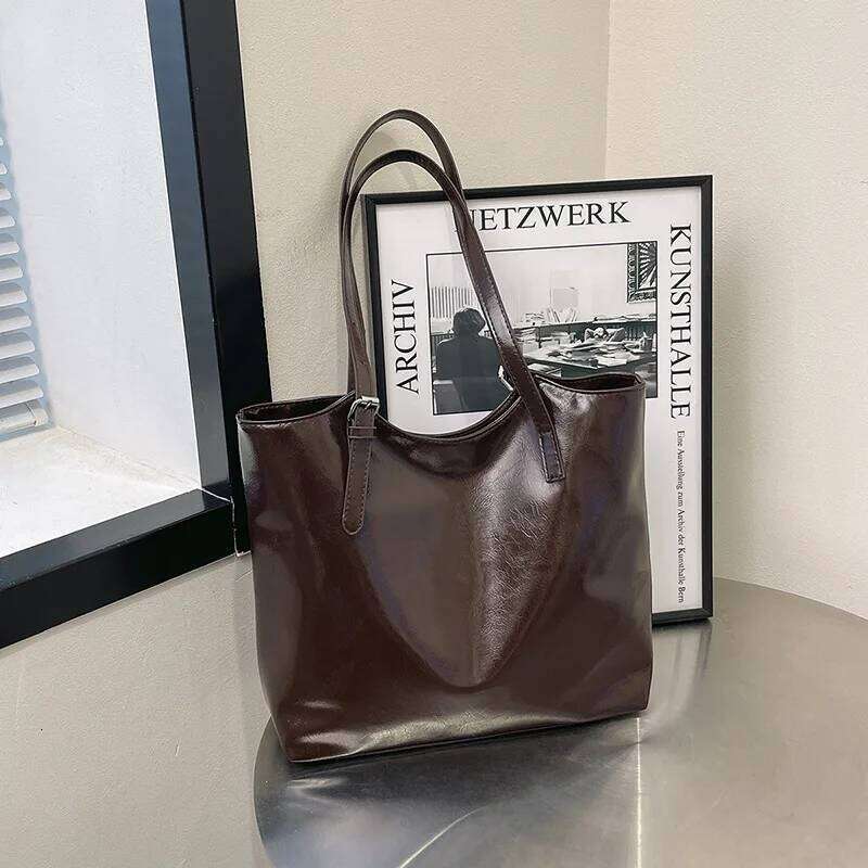 Retro Soft Pu Leather Women Shoulder Bag Large Capacity Simple Ladies Handbags Solid Color Portable Commuter Female Tote Bags Y260205