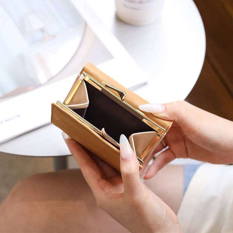 2024 Autumn winter new European and American retro frosted high texture PU soft coin three fold bag multi-card folding can b Y260206