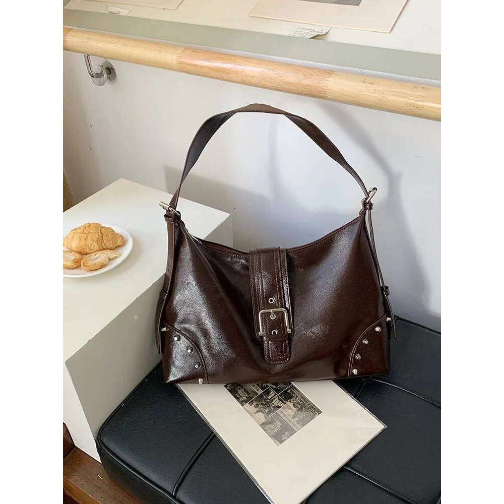 2025 New Black Riveted Underarm Retro PU Texture Commuter Tote Women's Lazy Style Large Capacity Shoulder Cross-Body Bag Y260205