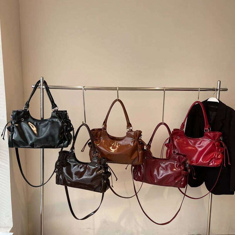 Retro-Styled Grand Smooth PU Women's Shoulder Bag - Multi-Pocket Large-Capacity Adjustable Strap Ideal for Commuting, Outings Y260205