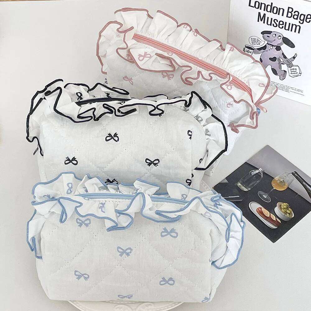 New Fashion Women Lace Zipper Cute Bowknot Portable Lipstick Makeup Handbag Pouch Female Lingge Mini Clutch Bag Y260206