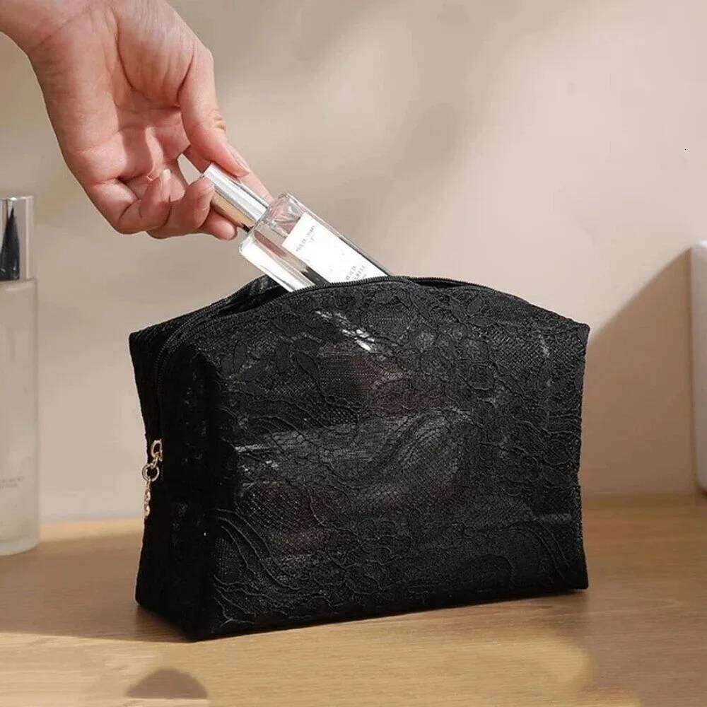 2026 Floral Lace Makeup Large Capacity Waterproof Cosmetic Pouch Flower Printed Mesh Travel Bag Storage Organizer Y260206