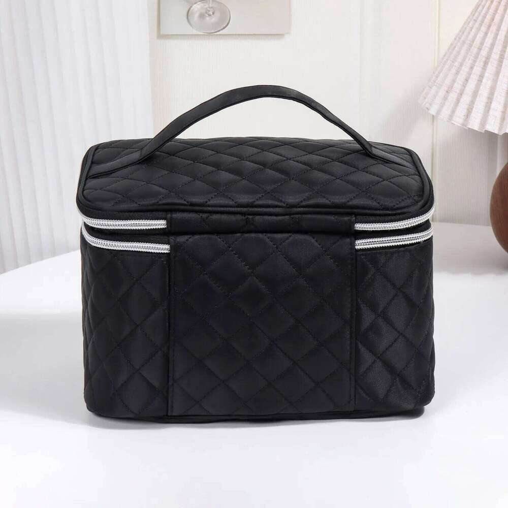 PU Waterproof Travel Makeup Handheld Cosmetic Organizer Bag Premium Portable Large Capacity Washbag Y260206