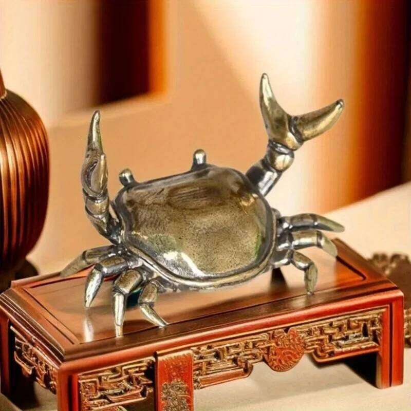Handmade Brass Modern Crab Sculpture Metal Desktop Ornament Animal Statue for Easter Hanukkah Collection S260204