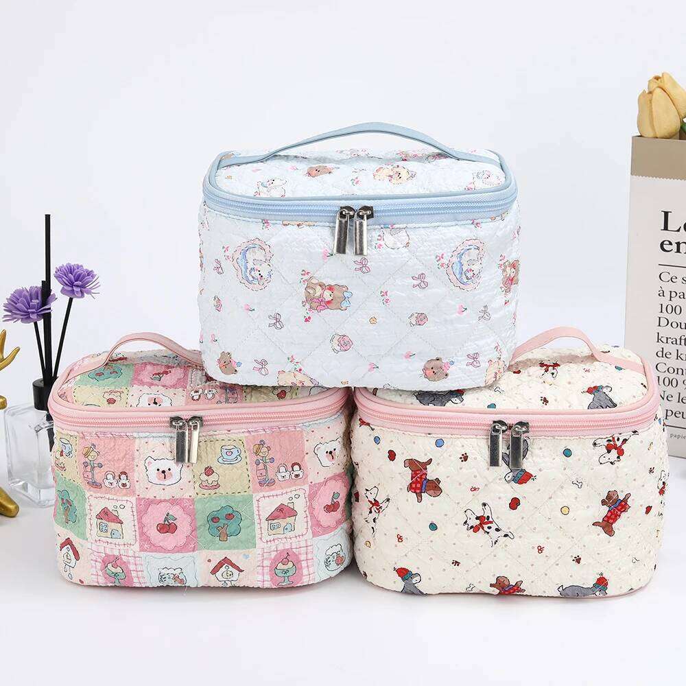 Sweet makeup bag, cute new style checkered cat portable partitioned storage, large capacity for travel and hand-carry toiletries Y260206