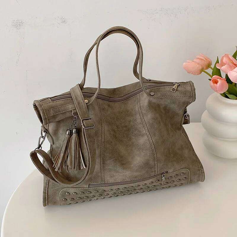 Women Luxury Designer Rivet Large Handbag Quality Leather Shoulder Totes Purse Casual Big Bag Female Crossbody Bags Y260205