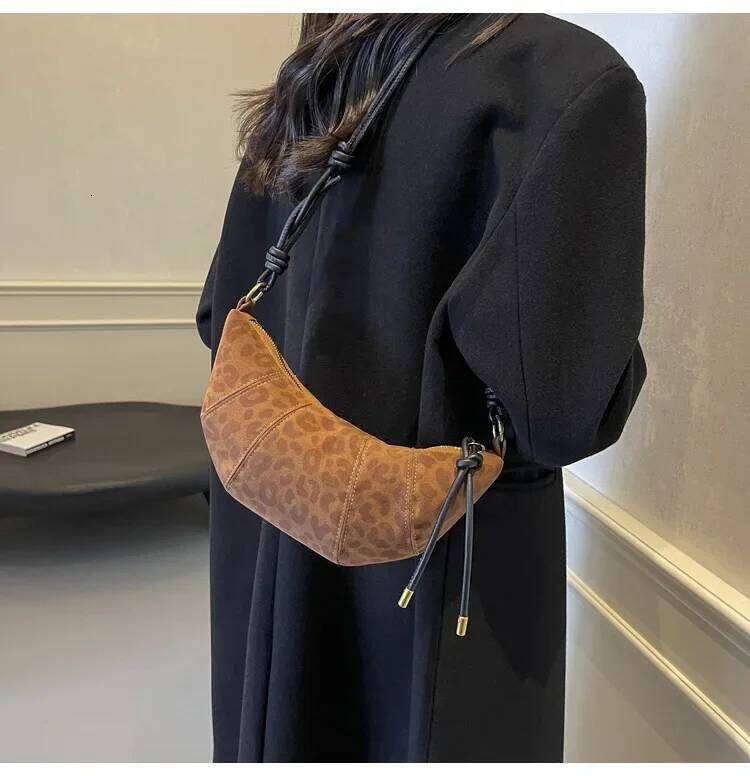 Vintage Half Moon Shoulder Bags for Women Fashion Faux Suede Ladies Underarm Bag New Soft Clutch Female Handbags Small Purse Z260207 - view 3