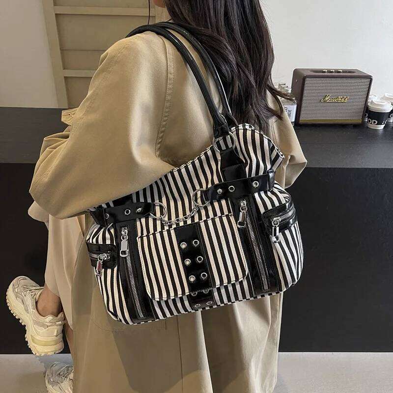 Dark heavy rivet Tote niche design large capacity plaid single shoulder crossbody trend motorcycle bag Z260207 - view 5