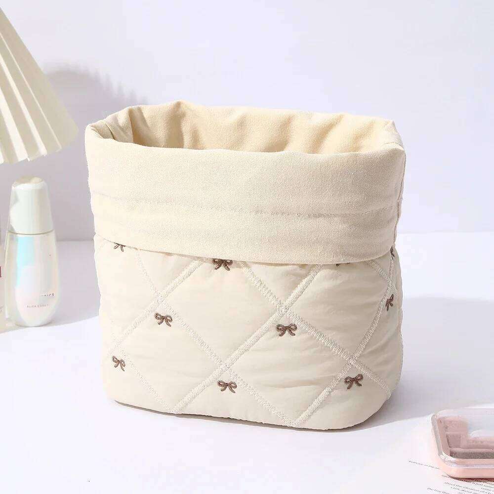 Large-Capacity Stylish Makeup Bag Cute Soft Fabric Cosmetic Organizer Portable Womens Travel Beauty Pouch Y260206