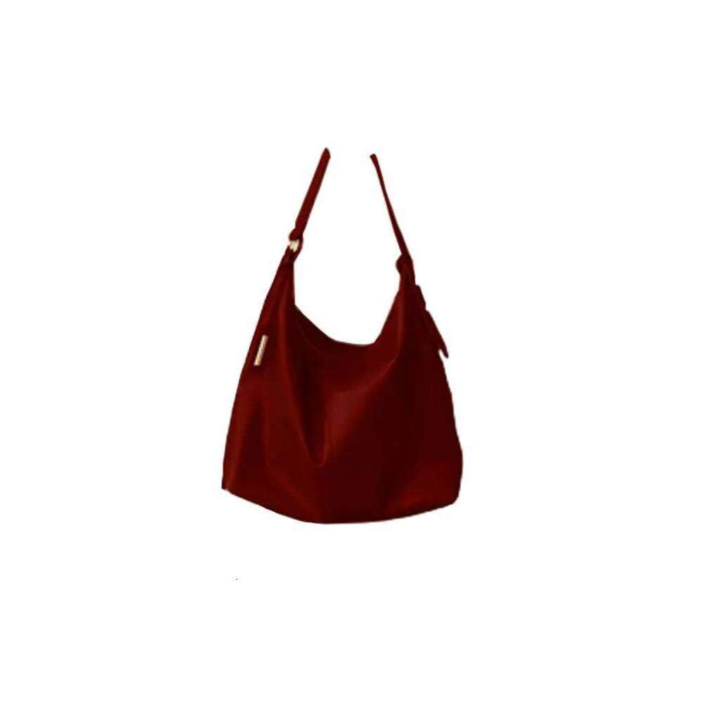 2025 Niche Design New Commuter Fashion Tote Women's Bag Red Versatile Large Capacity Shoulder Bags Y260205