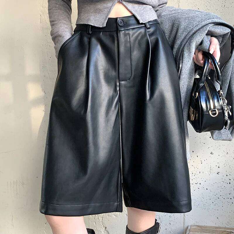 Autumn Winter Vintage Black PU Leather Women's Wide Leg Half Pants Pockets Button High Waist Casual Loose Shorts Female 2025 New XJ260206