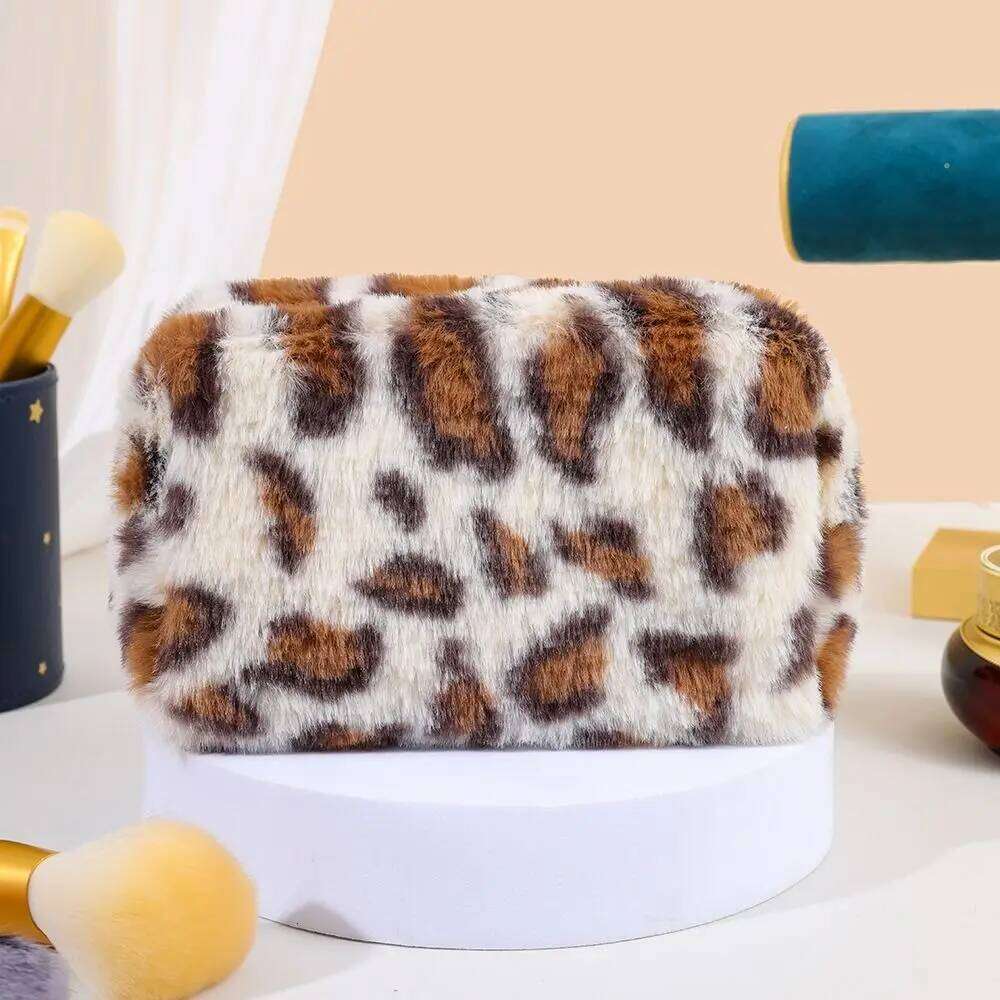 High-quality Plush Makeup Leopard Print Large Capacity Cosmetic Bag Zipper Portable Wash Pouch Y260206