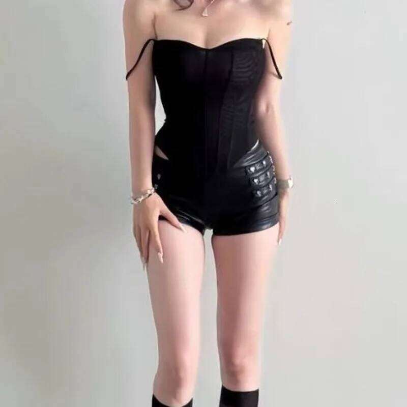 Autumn Winter New Women's Sexy PU Leather Y2k Spice Girls Hot Pants Nightclub Skinny Low Waist Booty Super Shorts XJ260206