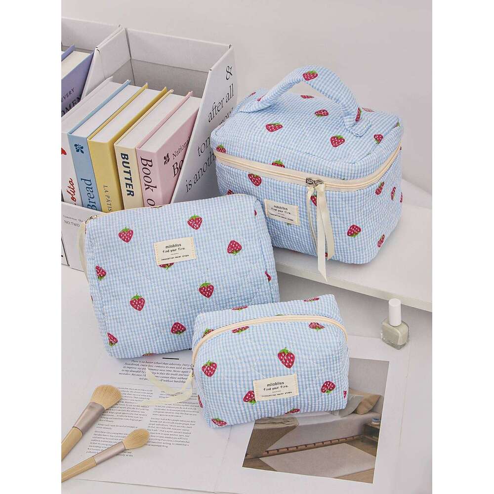 1pc/set Strawberry Quilted Travel Toiletry Portable Makeup Bag, Lightweight Storage Bag Y260206