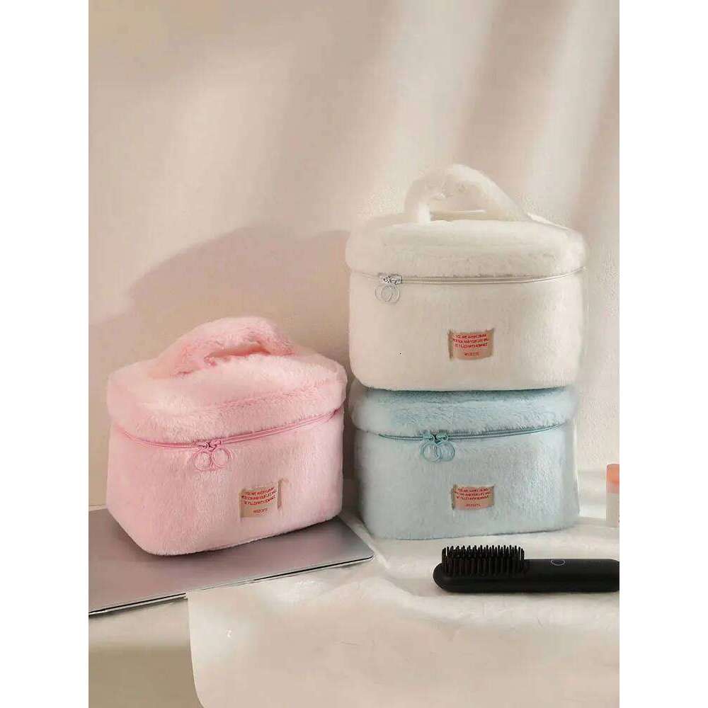 1PC simple pure color plush makeup Korean portable high appearance level large capacity wash bag for women Y260206