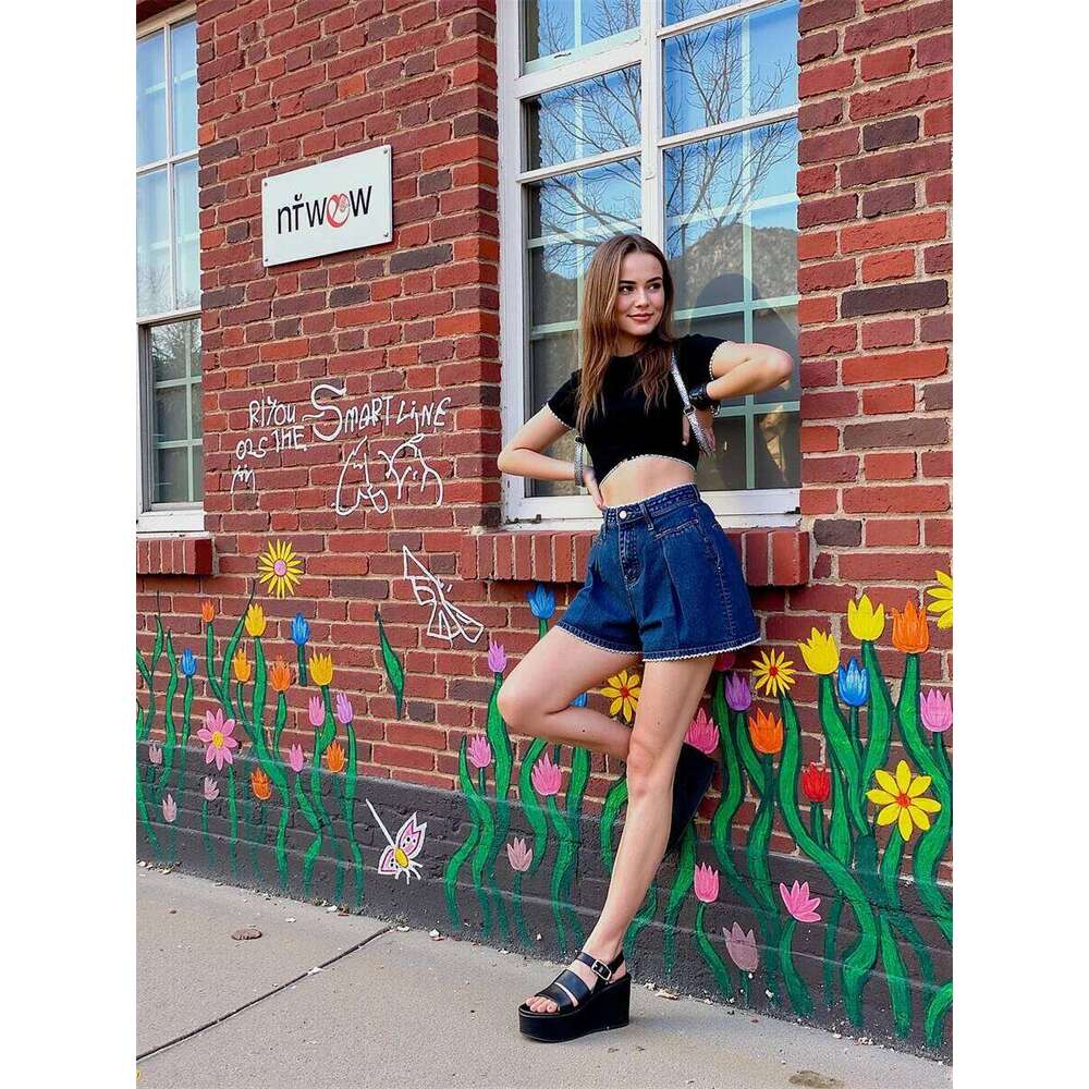 Denim Dark Blue Shorts Womens Pleated Skort Office Lady Elegant Chic Button Classic Short Pants Slimming Feminine College Preppy XJ260206