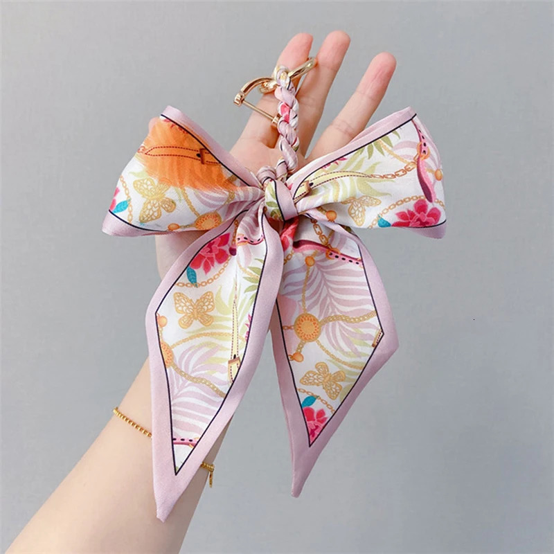 Camellia Silk Keychain for Women Ribbon Bow Pendant with Ring Bag Car Key Chain Hangings Elegant Handbag Accessory Gift 260130